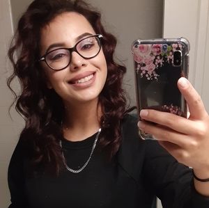 Meet your Posher, Adriana